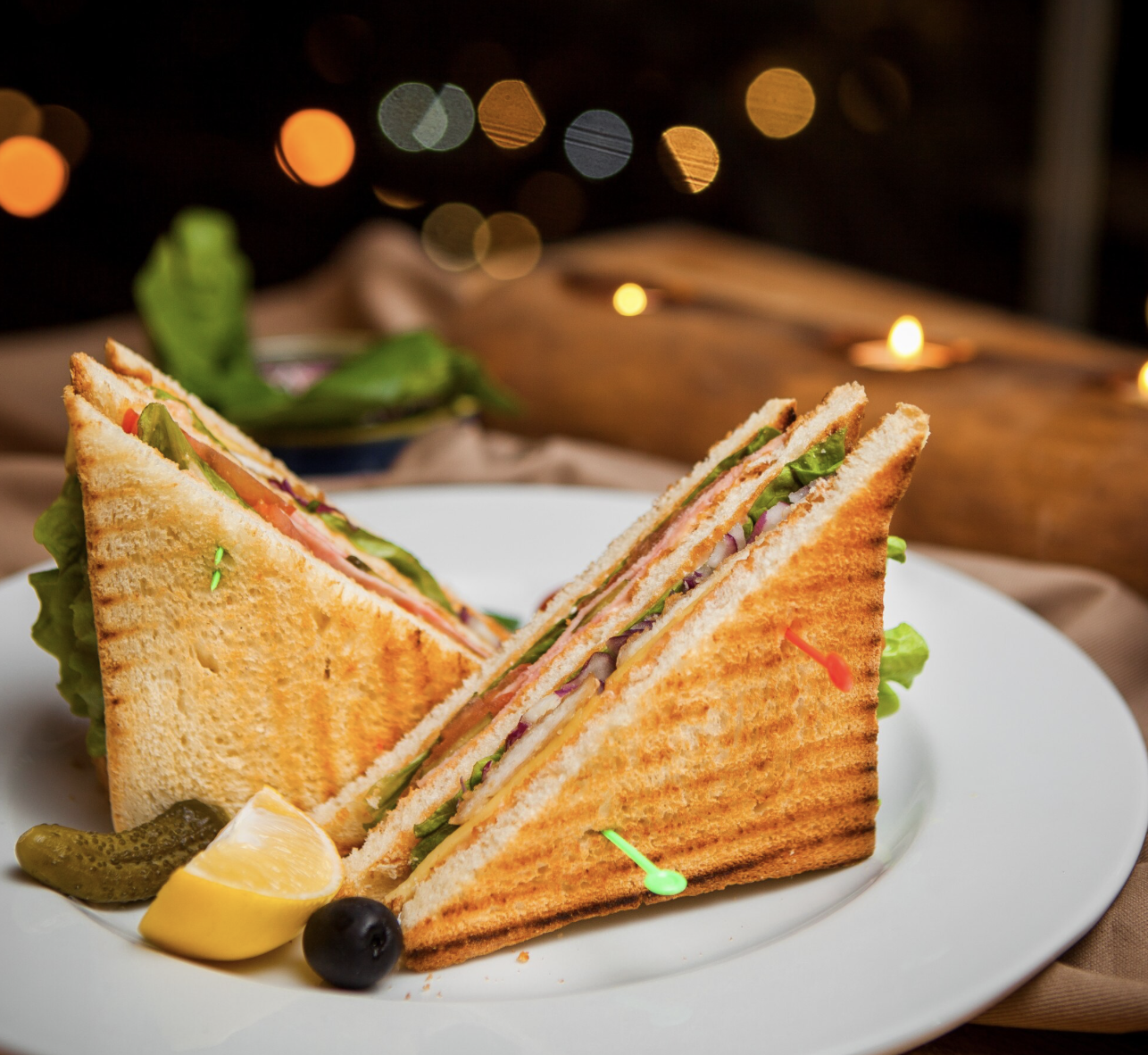 Kaşarlı Karışık Tost Menü